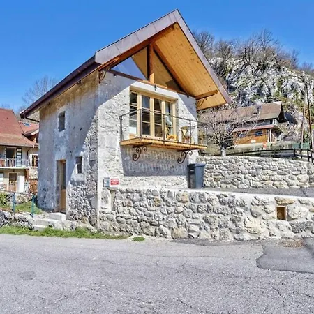 Le Grenier 4 - Mazot Savoyard * تالوار